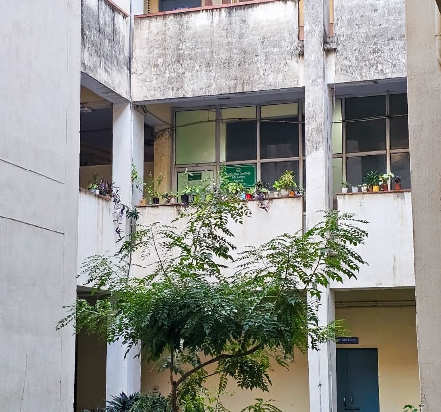 Jamia Millia Islamia University Academic Building photo 2